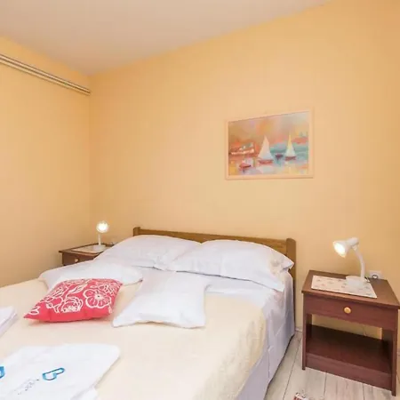 2 Bedroom Nice Apartment In Biograd