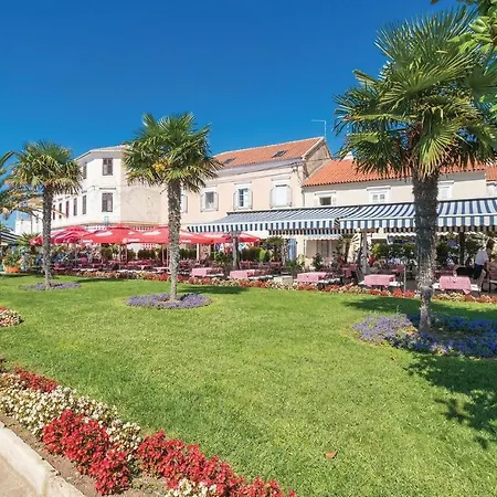 Lägenhet Cozy Apartment In Biograd With Kitchen