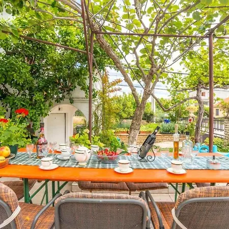 Cozy Apartment In Biograd With Kitchen *