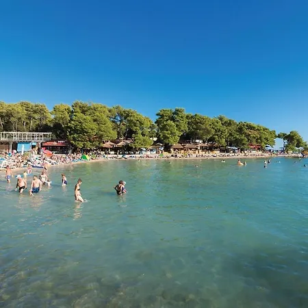 Cozy Apartment In Biograd With Kitchen * Opatijski Torovi