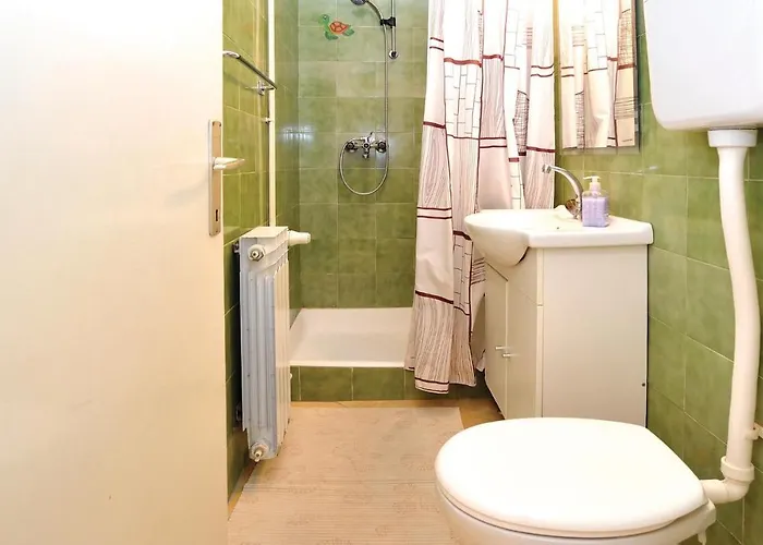 Cozy Apartment In Biograd With Kitchen Апартаменты *